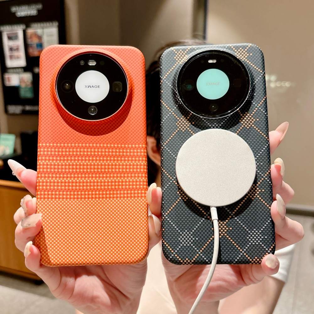 高級感のあるフロスト加工ハーフフレームカーボンファイバーPC - Huawei Pura 70 のレビューと価格